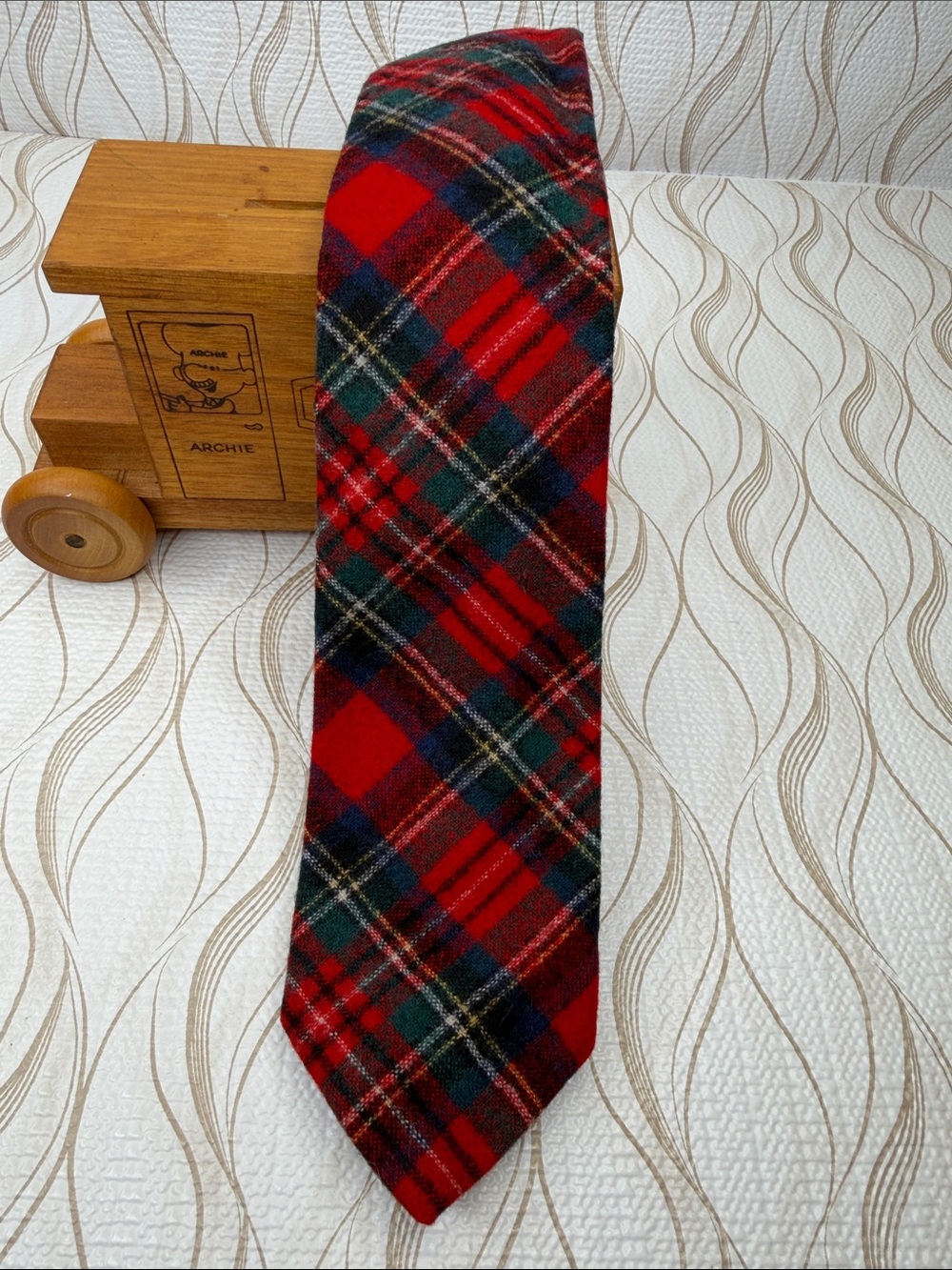 Pendleton Virgin Wool USA Red and Green Tartan Plaid Men's Tie 3 x 56
